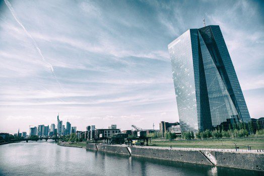 Media: ECB-bestuurder niet bezorgd over ontwikkeling loongroei